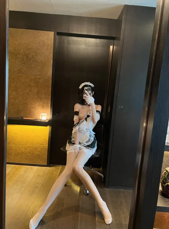 015.葛征 – 白si+女仆超性感套装 8